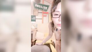 极品尤物爆乳御姐一头卷发黑框眼镜-2