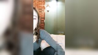 苗窕骚御姐淫声荡语撩骚互动道具玩弄无毛骚逼
